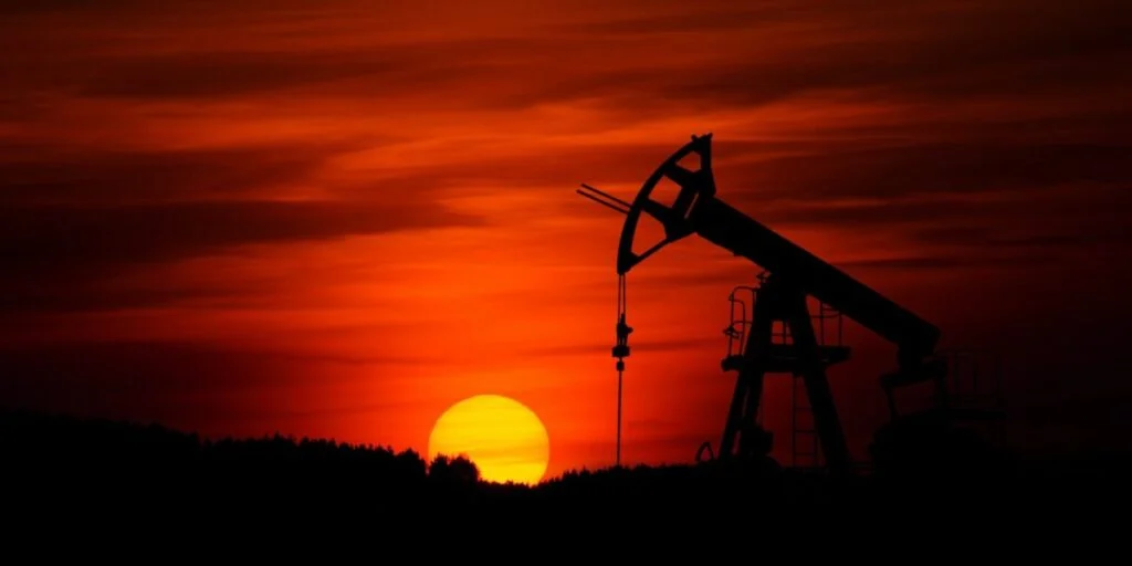 Smart Investors’ Worst Enemy Is Big Oil Smart investors’ worst enemy is Big Oil