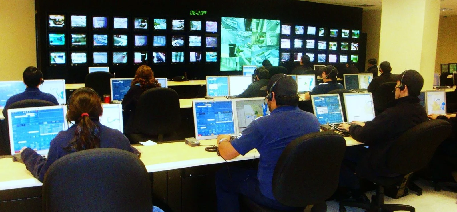 B.c. 911 Goes Digital 2026 — E-Comm Begins Next-Generation 9-1-1 Migration 2 Emergency call centre operators at their desks
