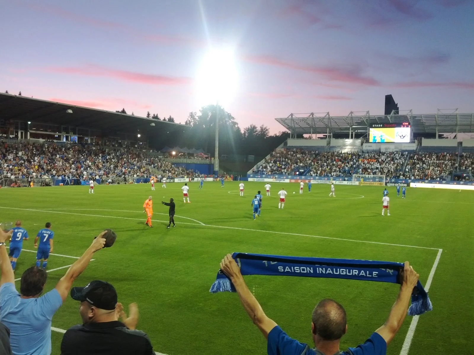 Cf Montréal Stuns Cincinnati 3-1 — Prince Owusu'S Brace Ends Five-Game Skid 1 An evening match under lights at Stade Saputo with a packed stand, the scene of CF Montréal's 3-1 win over FC Cincinnati