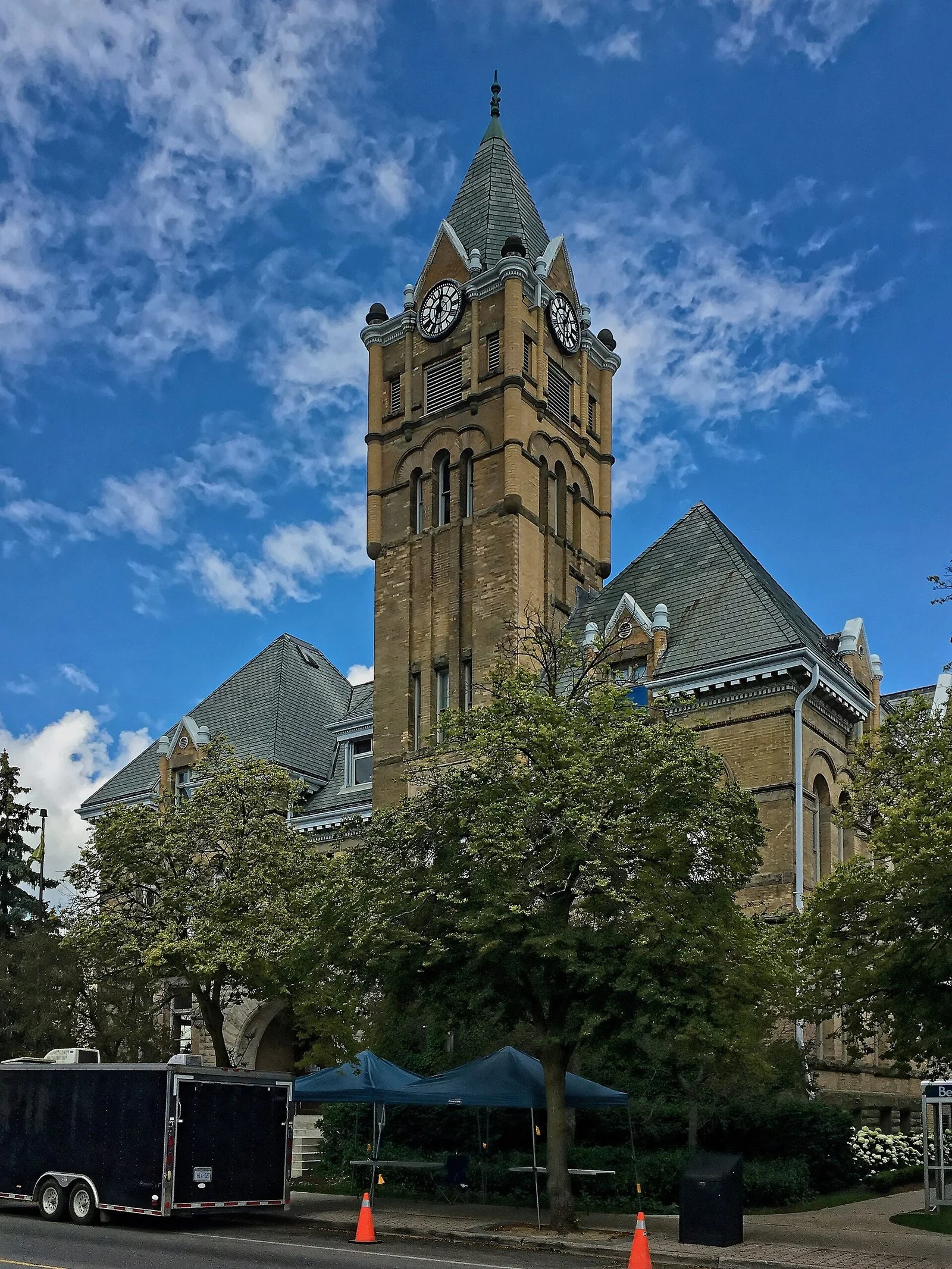 Powerco Battery Plant Delay: St. Thomas Ev Plant Pushed Back Two Years 1 St. Thomas City Hall in St. Thomas, Ontario