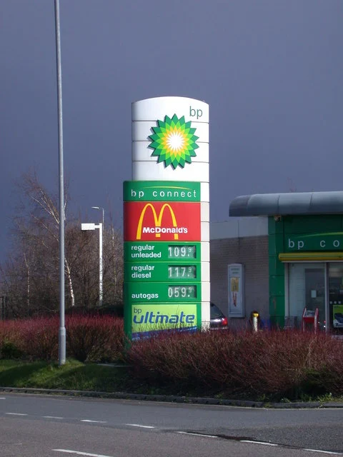 Winnipeg Gas Prices Jump: City Average Nears $1.90 A Litre 1 Gas station price sign - Winnipeg gas prices