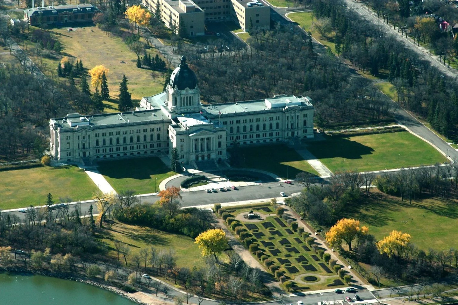 Fsin Legal Action 2026 — Saskatchewan Chiefs Reject Ottawa’S $12.4M Audit Claim And Vow A Court Fight Aerial view of the Saskatchewan Legislative Building in Regina, Saskatchewan
