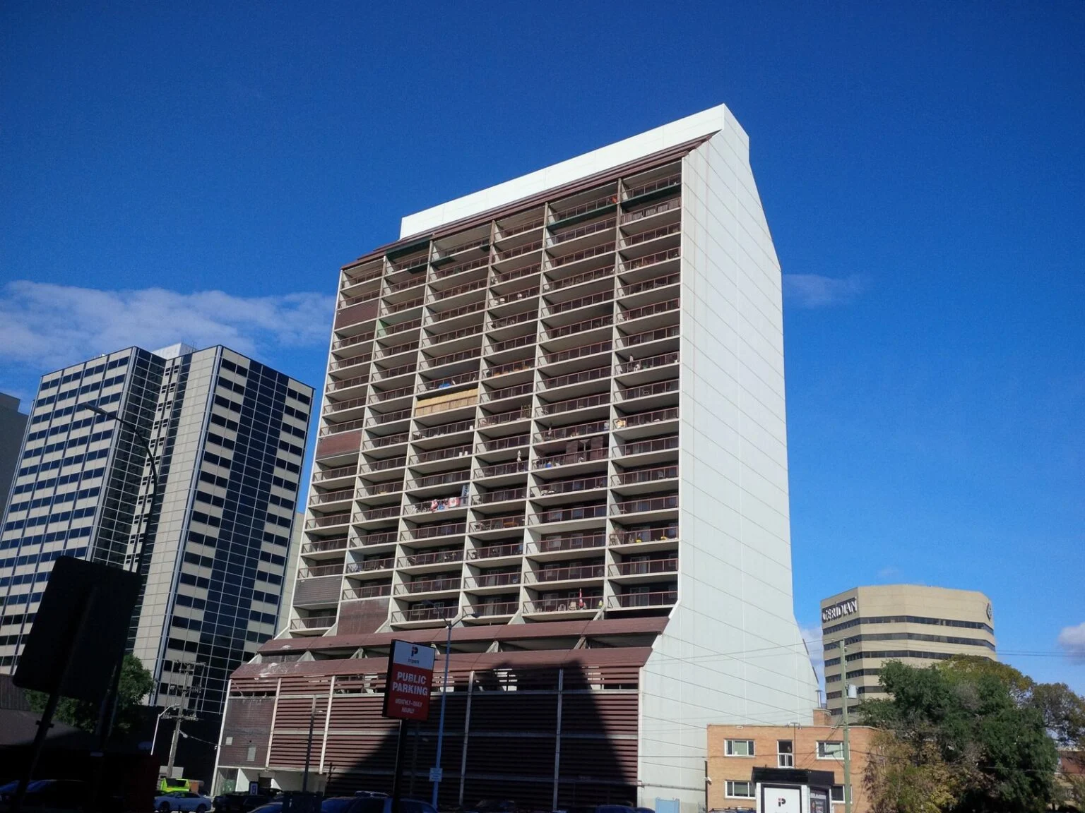 Manitoba Above-Guideline Rent Hikes 2026: Kinew Slashes Landlord Increases By 40 Per Cent York Estates apartment tower in Winnipeg, Manitoba, where new Above-Guideline Rent Hikes rules protect renters