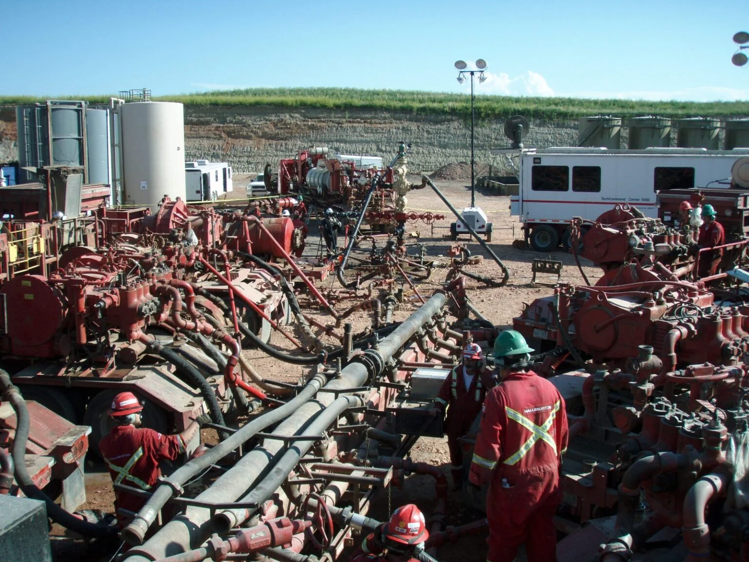 New Brunswick Natural Gas Review 2026 — Public Survey On The Fracking Moratorium Closes Oct. 23 New Brunswick natural gas review: a hydraulic fracturing operation in progress — the technique covered by the province's 2014 moratorium