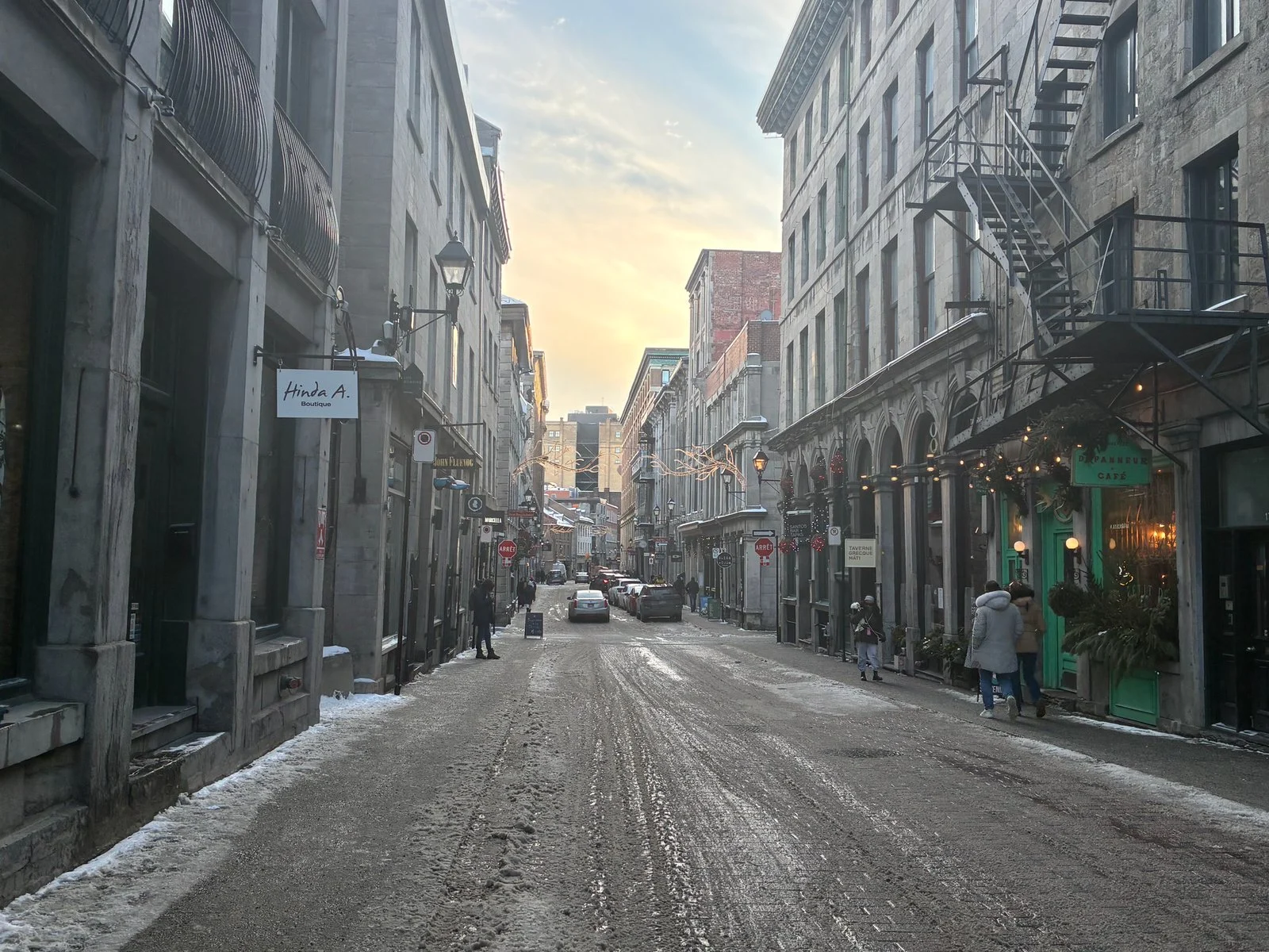 Quebec'S New Premier Unveils $28M In Emergency Homelessness Funding As Winter Nears 1 A snowy winter street in Old Montreal, illustrating the cold facing people needing Emergency Homelessness Funding