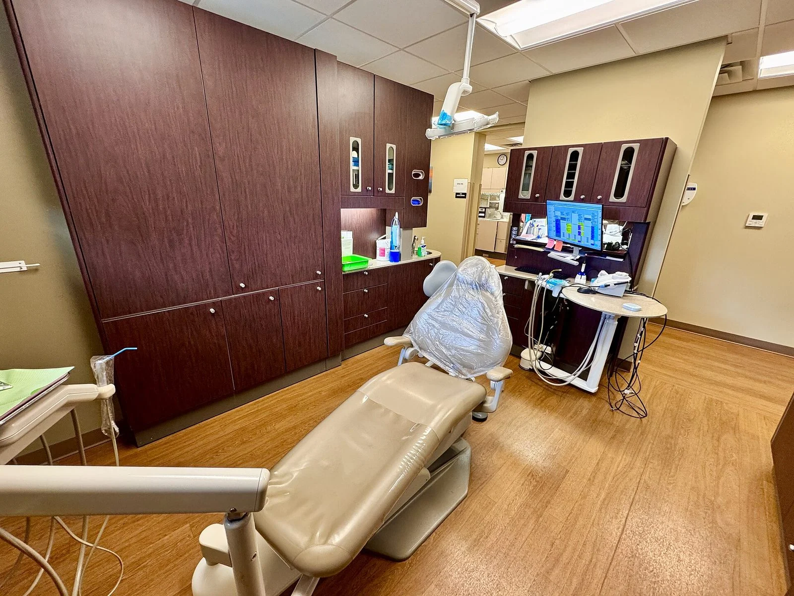 Virginia Blatz Lawsuit 2026 — Family Sues Morden Dentist Over Wisdom-Tooth Death 2 A modern dental operatory with a dentist's chair, similar to the setting of the wisdom-tooth extraction in the Virginia Blatz Lawsuit