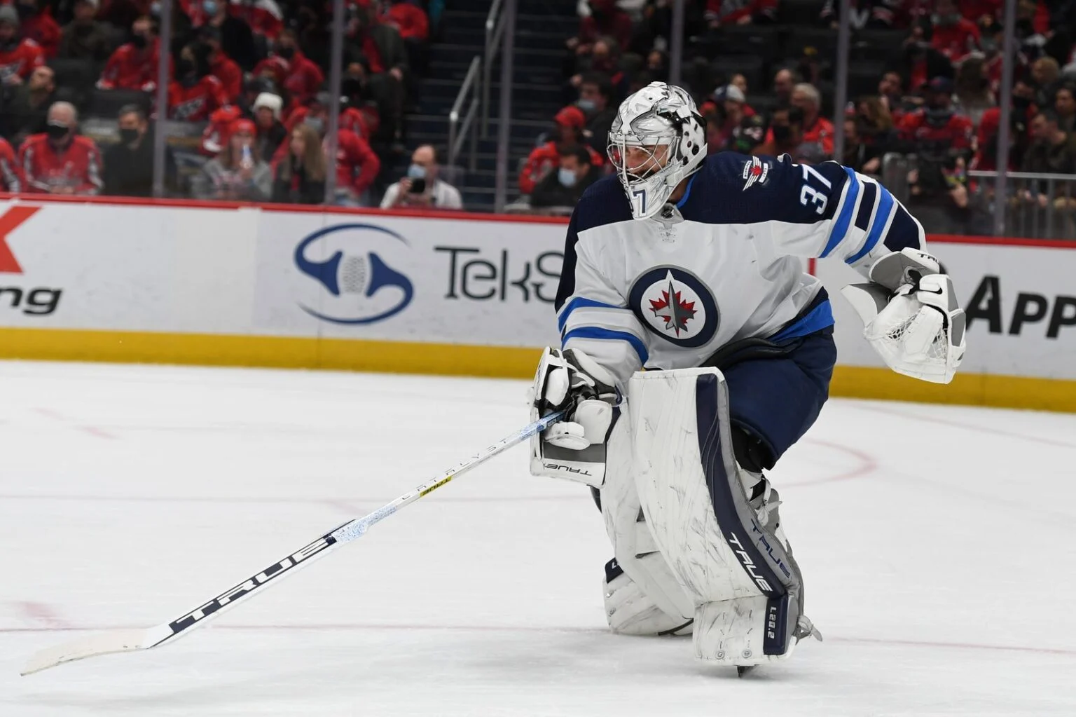 Winnipeg Jets Season Opener 2026 — Bruins At Canada Life Centre Tonight As Scheifele Chases Hawerchuk Winnipeg Jets goaltender Connor Hellebuyck in action during an NHL game